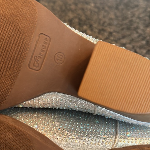 Forever embellished Sparkling Silver Western block heel Ankle Boots NWOT 10 - Picture 10 of 10